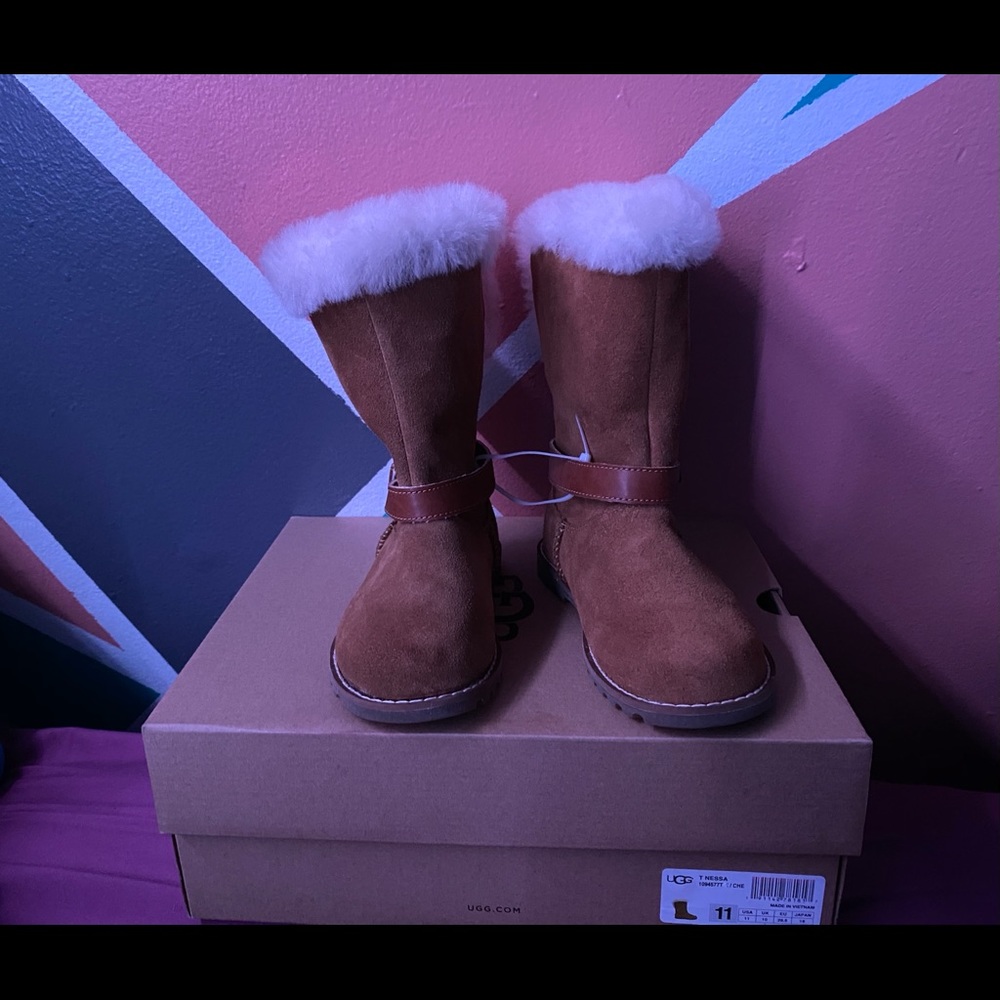 Girls ugg boots